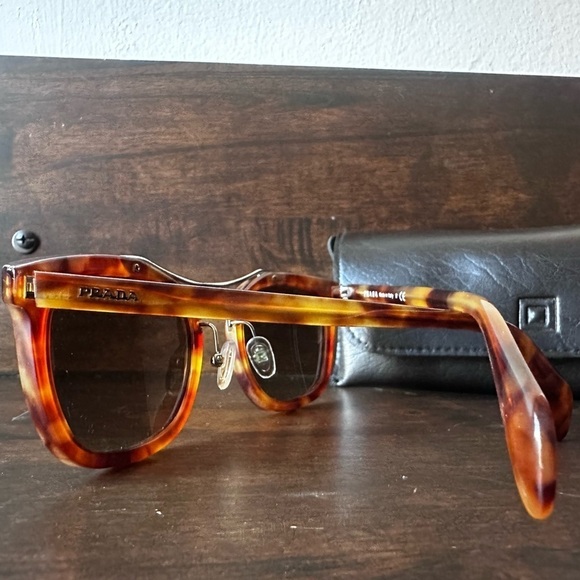 Prada Tortoiseshell & Gold-tone Aviator Frame Sunglasses - Picture 5 of 8